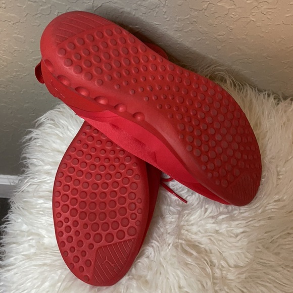 Red Puma - Picture 6 of 6